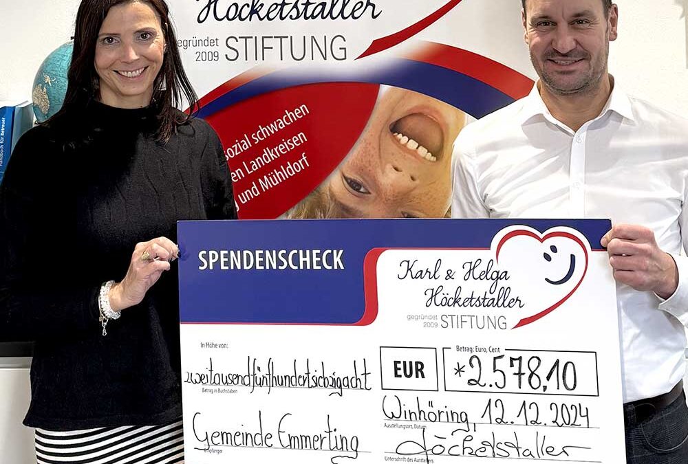 Spendenscheck Übergabe · Emmerting