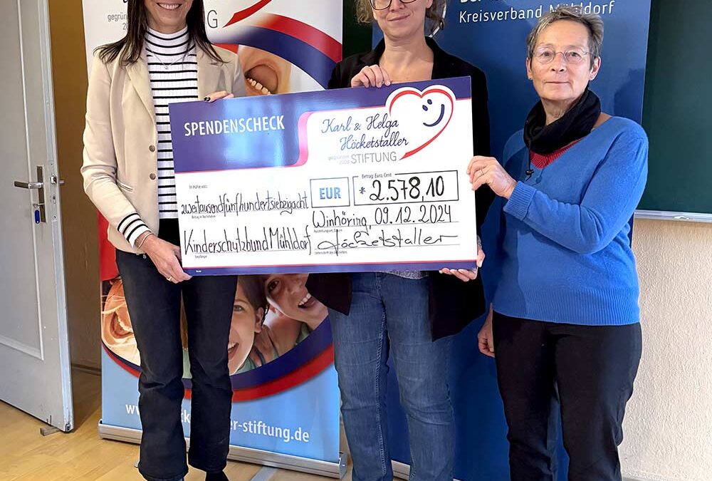 Spendenscheck Übergabe · Kinderschutzbund Mühldorf